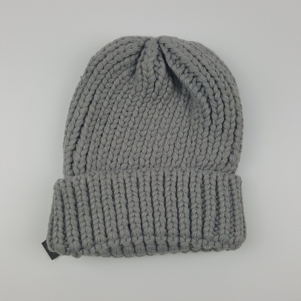 Gray Knit Winter Beanie {Chuns}